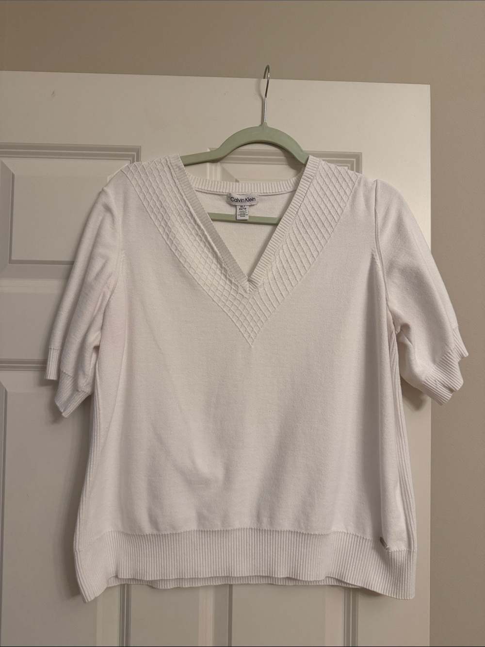 Calvin Klein White Short Sleeve V-Neck Knit Sweater